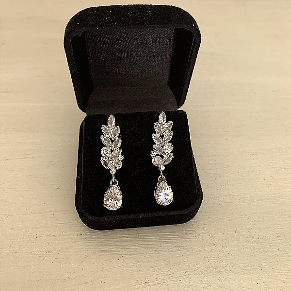 Brincos em zirconias para noiva modelo Deise