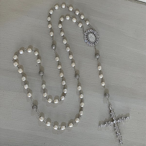 Terco em perolas de agua doce para noiva