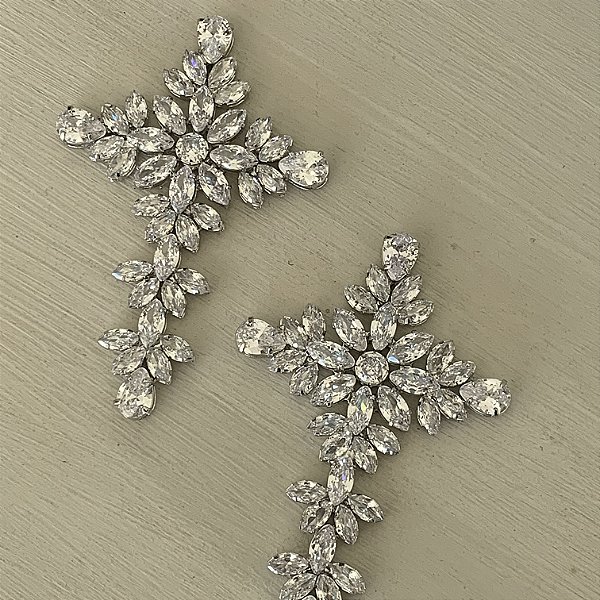 Cruz Roma Max e entremeio com santo de madrepérola