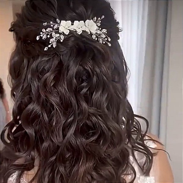 Arranjo floral com zirconias para noiva modelo Andreza