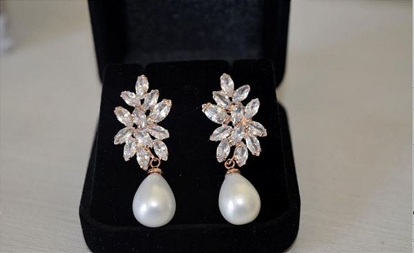 Brincos para noiva em perolas modelo Raquel