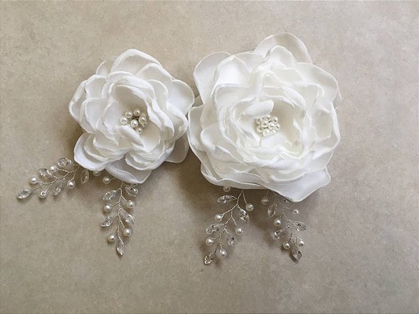 Camélias com galhos de zirconia