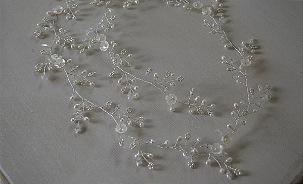 Headband Adriana com madrepérolas