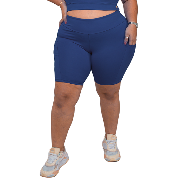 Bermuda com bolso plus size