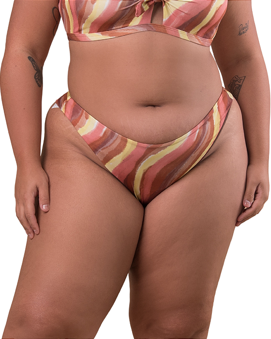 Tanga de biquini asa delta embutida plus size Carolgava Moda Praia