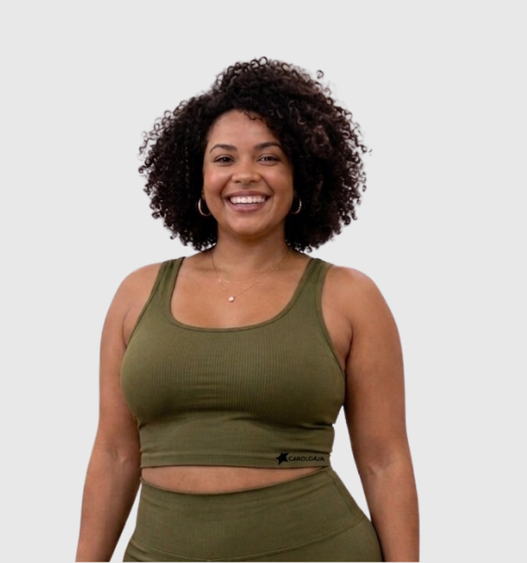 Top camiseta curta plus size