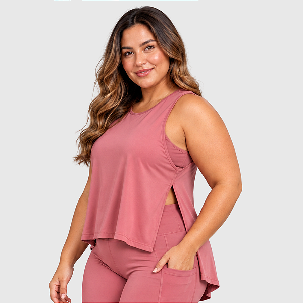 Regata fitness com fenda plus size