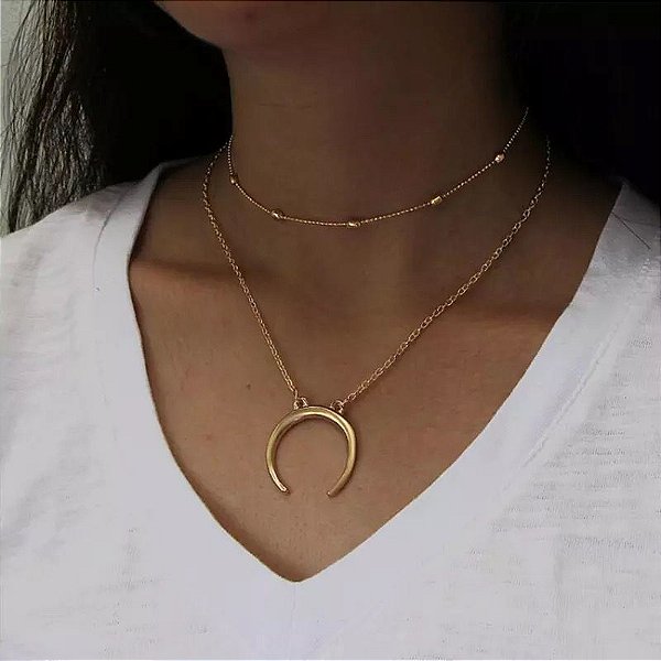 COLAR CHOKER DUPLO CORRENTE COM PINGENTE MEIA LUA / CHIFRE DOURADO