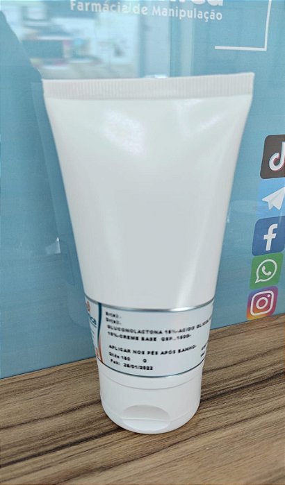 Creme Hidratante e Esfoliante para os pés, com Gluconolactona 15% Ácido Glicólico 5% Uréia 10% 150g