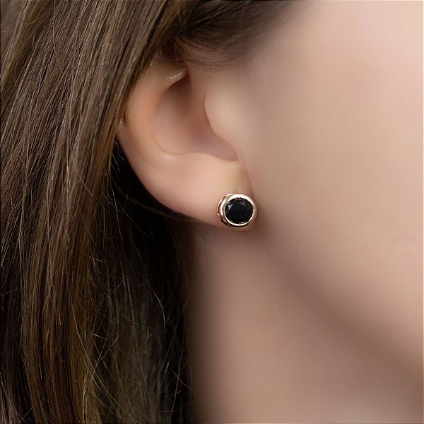 Brinco cristal preto galeria folheado a ouro 18K hipoalergênico