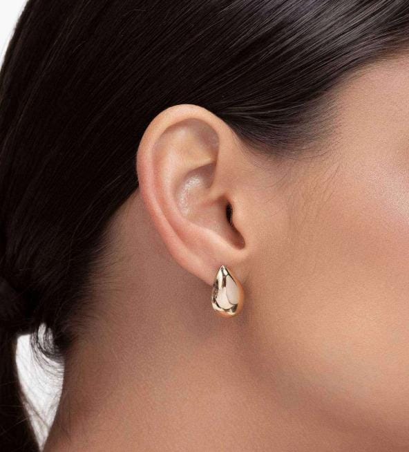 Brinco gota liso folheado a ouro 18K hipoalergênico