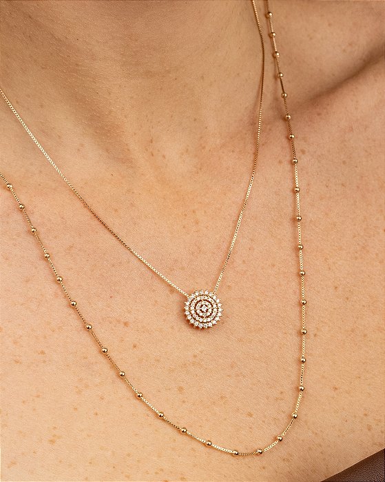 Colar 1 volta com pingente cravejado zircônias folheado a ouro 18K hipoalergênico
