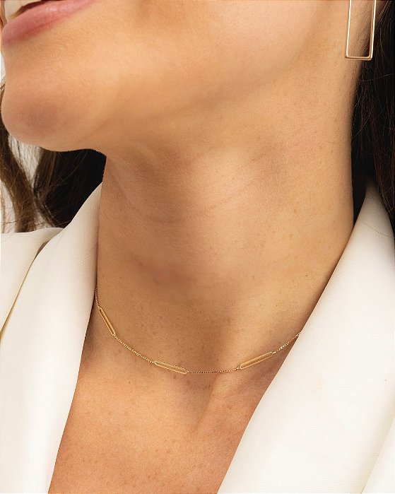 Colar choker retângulos estilizados folheado a ouro 18K hipoalergênico