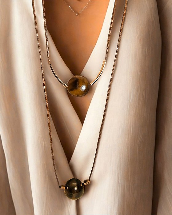 Colar longo duas voltas pedra sintética marrom folheado a ouro 18K hipoalergênico