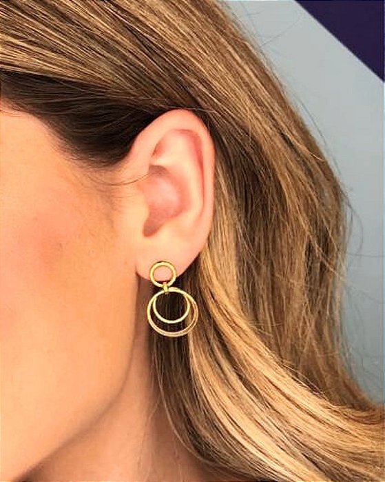 Base círculos com 2 círculos médios pendurados folheado a ouro 18K hipoalergênico