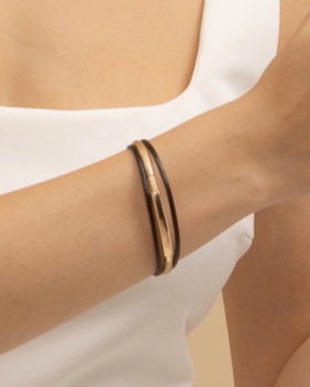 Pulseira bicolor preto e nude três voltas folheado a ouro 18K hipoalergênico