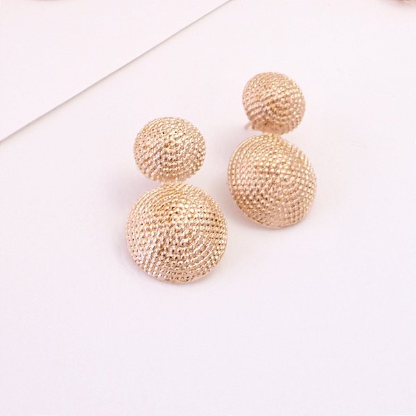 Maxibrinco dois círculos textura folheado a ouro 18K hipoalergênico