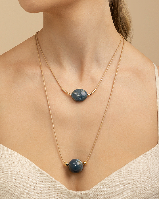 Colar médio duas voltas pedra sintética marrom folheado a ouro 18K hipoalergênico