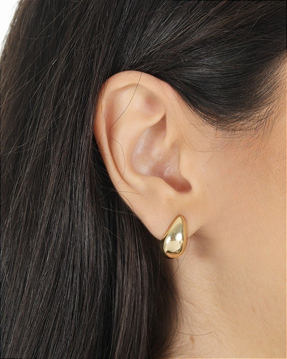 Brinco liso gota estilizada alongada folheado a ouro 18K hipoalergênico