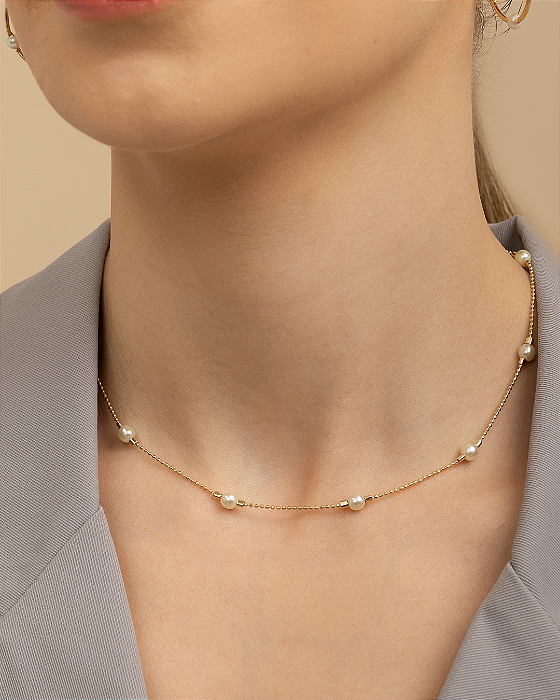 Colar pérolas espaçadas com corrente de bolinhas folheado a ouro 18K hipoalergênico