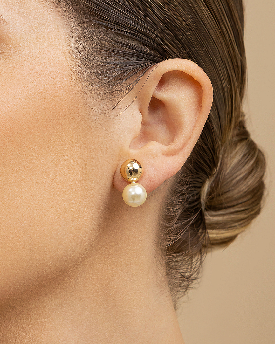 Brinco pérola base redonda folheado a ouro 18K hipoalergênico
