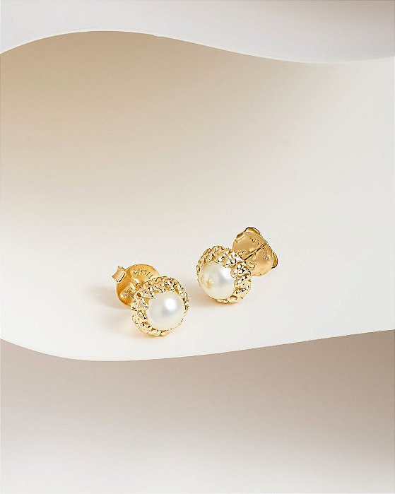 Brinco meia pérola moldura vintage folheado a ouro 18K hipoalergênico
