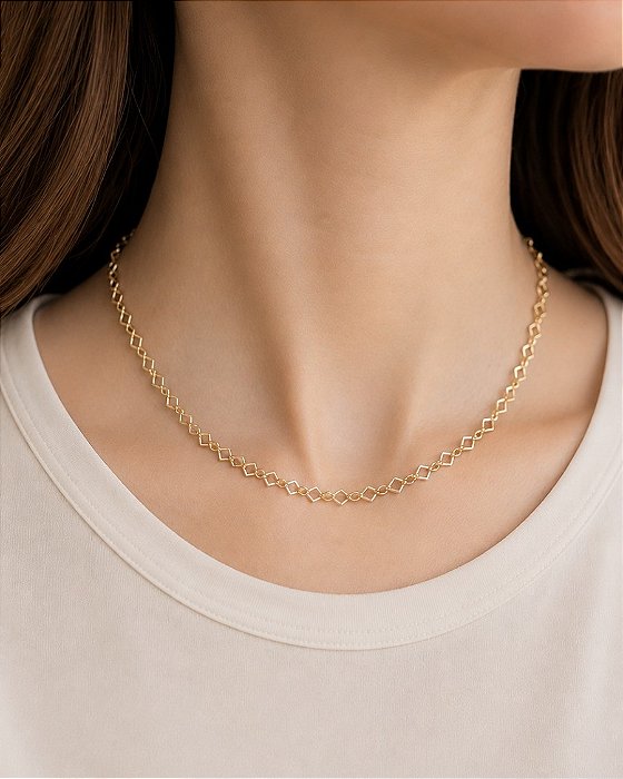 Colar choker elos delicados quadrados folheado a ouro 18K hipoalergênico