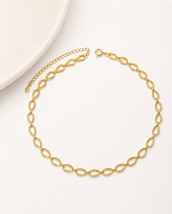 Colar choker gotas vazadas acabamento fosco folheado a ouro 18K hipoalergênico