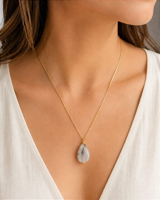 Colar pedra natural gota quartzo turmalinado folheado a ouro 18K hipoalergênico