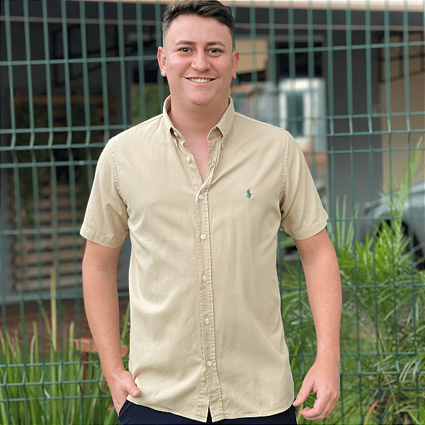 Camisa Social Oxford Manga Curta Caqui Logo Clássico Verde