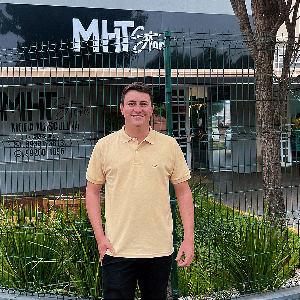 Polo Manhattan Jeans Bege Logo Clássico Bordado