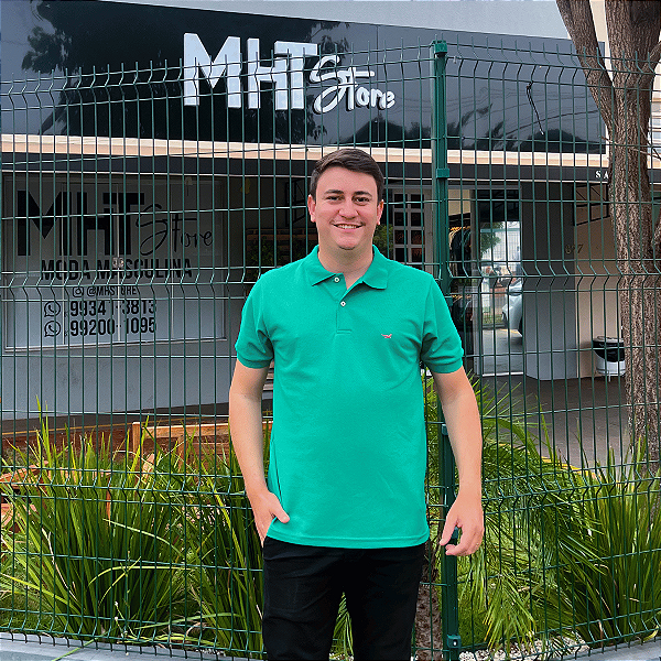 Polo Manhattan Jeans Verde Bandeira Logo Clássico Bordado