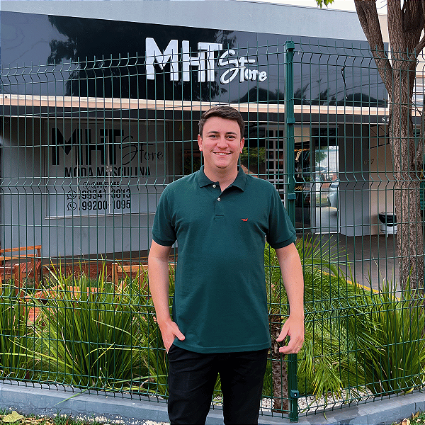 Polo Manhattan Jeans Verde Militar Logo Clássico Bordado