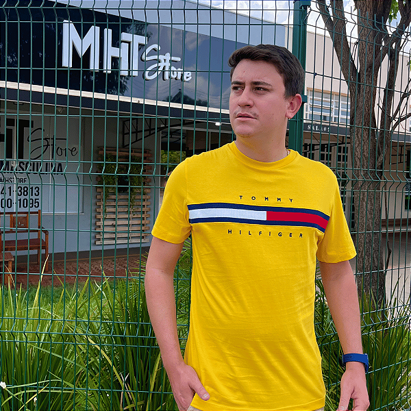 Camiseta Tommy Hilfiger Amarelo Flag