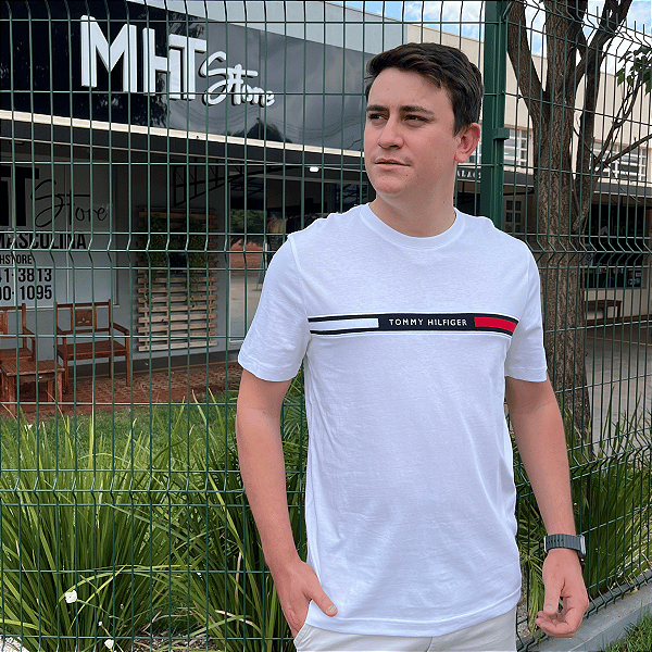 Camiseta Tommy Hilfiger Branco Chest Insert Bordado Tee