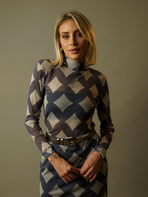 Blusa Tule Estampada Cinza