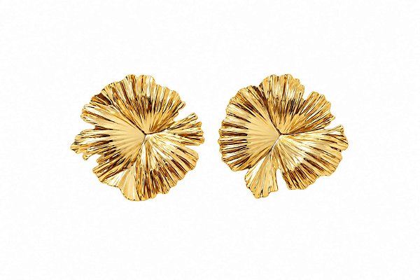 Brinco Flor Texturizada – Banho em Ouro Amarelo 18K