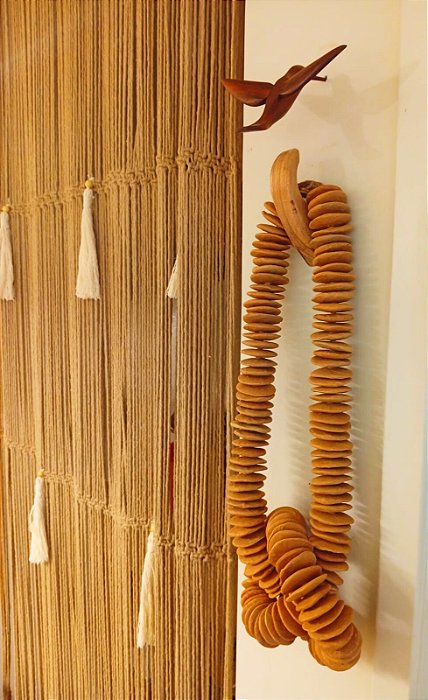 Colar de Mesa Entrelaçado de Cerâmica