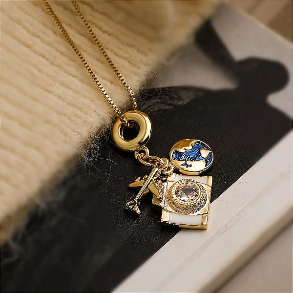 Colar Feminino Dourado Alma Viajante Fotografia