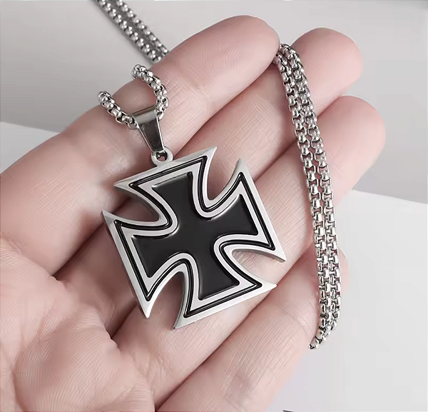 Colar Masculino Cruz de Ferro – Aço Inoxidável Premium Iron Cross