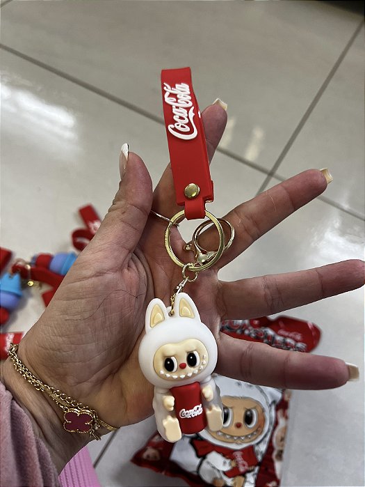 CHAVEIRO LABUBU COCA COLA
