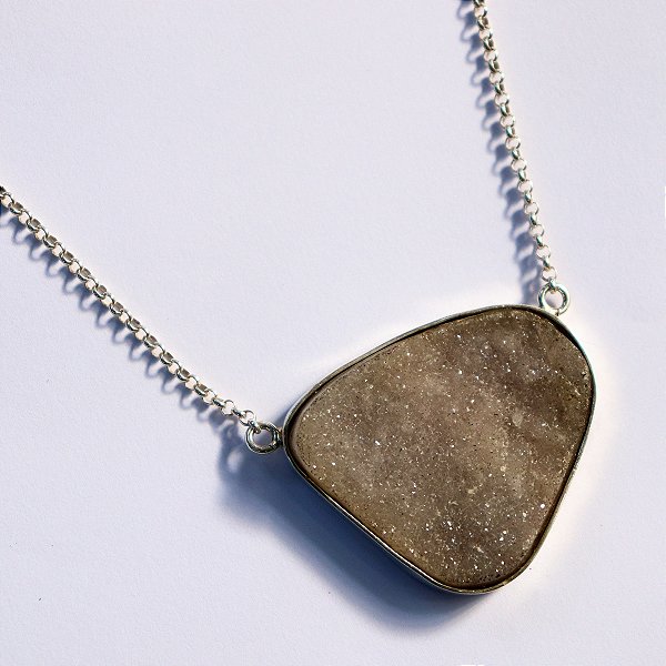 Colar Druza quartzo bege