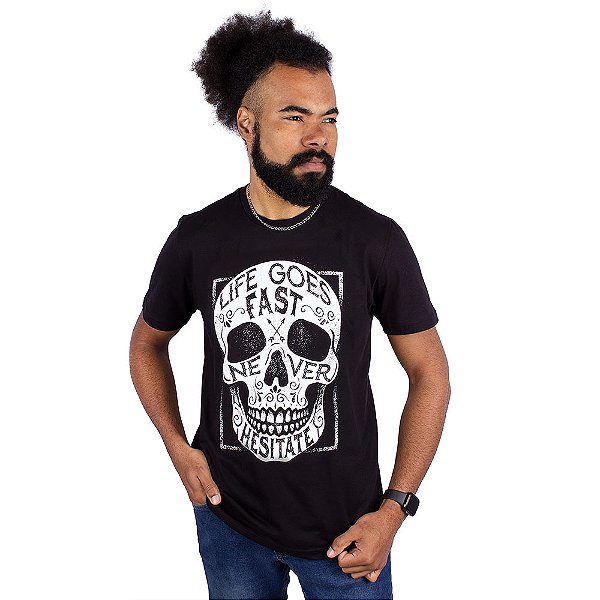 Camiseta Caveira Life Fast Preta.