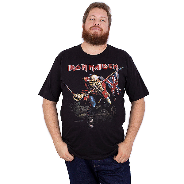 Camiseta Plus Size Iron Maiden The Trooper Preta Oficial