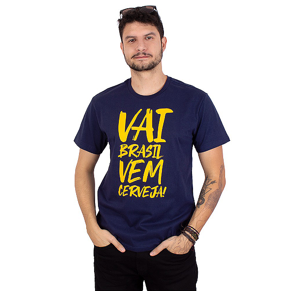 Camiseta Vai Brasil Vem Cerveja Marinho.
