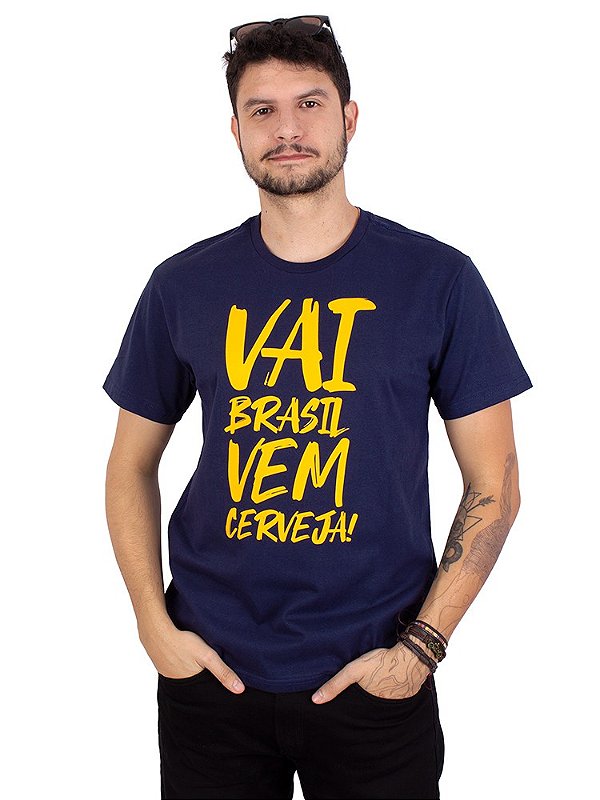 Camiseta Vai Brasil Vem Cerveja Marinho.