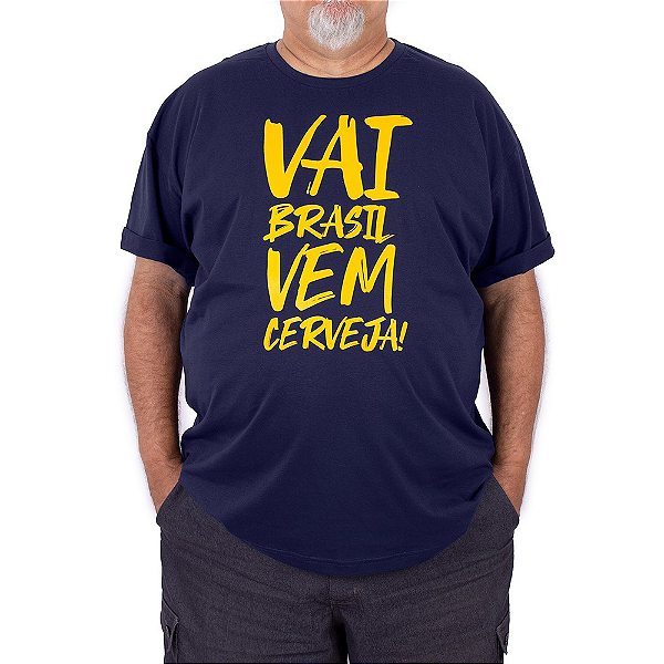 Camiseta Plus Size Vai Brasil Vem Cerveja Marinho.