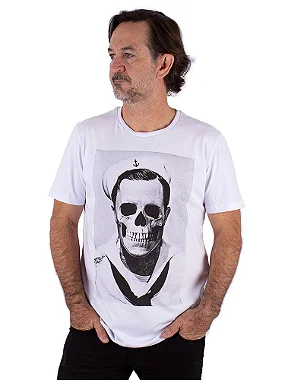 Camiseta Plus Size Gene Marinheiro Caveira Branca.