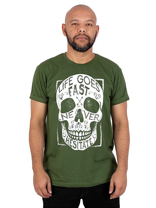 Camiseta Caveira Life Fast Verde Cipestre.