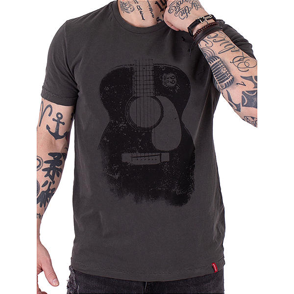 Camiseta Estonada Violão Preta.